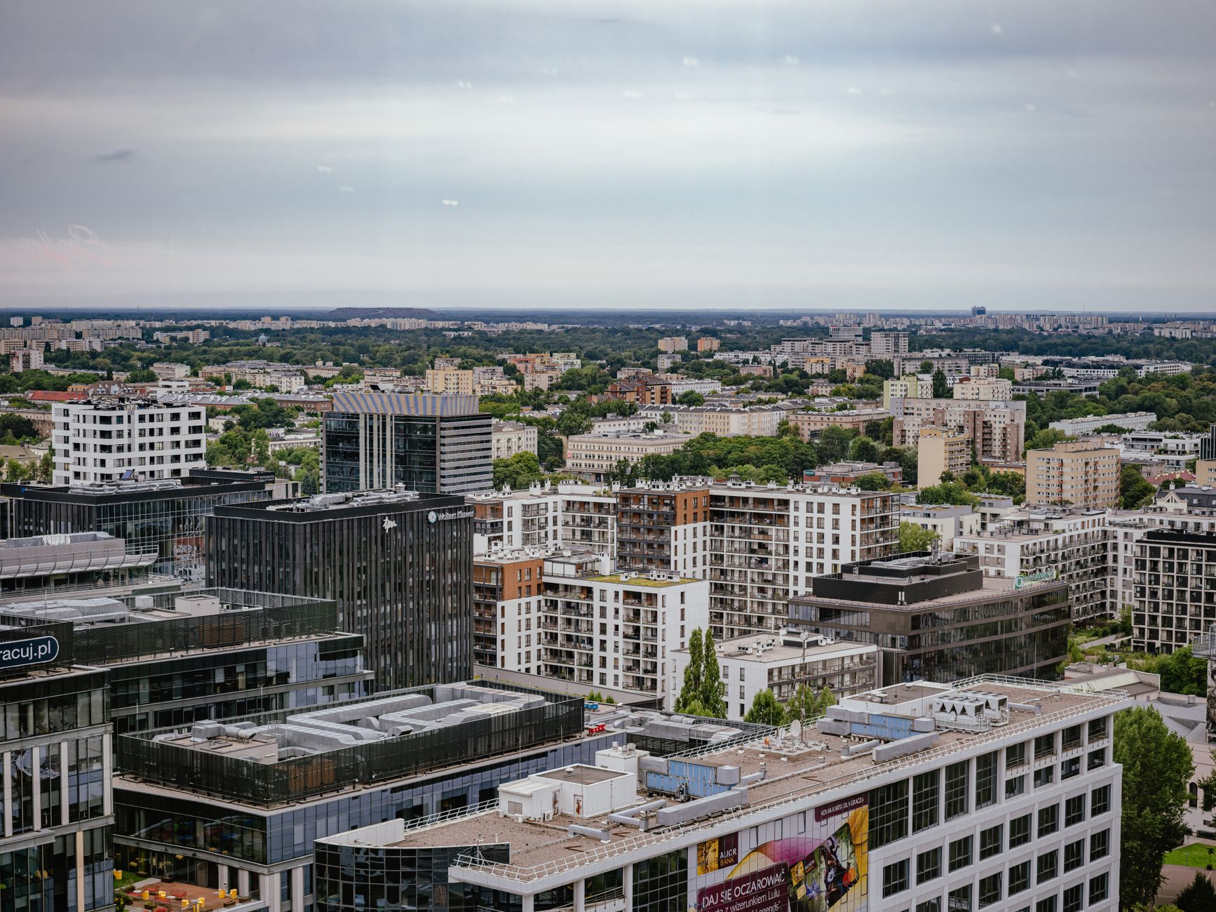 Tłumacz przysięgły Warszawa – porównanie cen i usług w 2026 roku